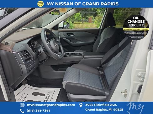 Used 2023 Nissan Rogue SV AWD/4WD image 10