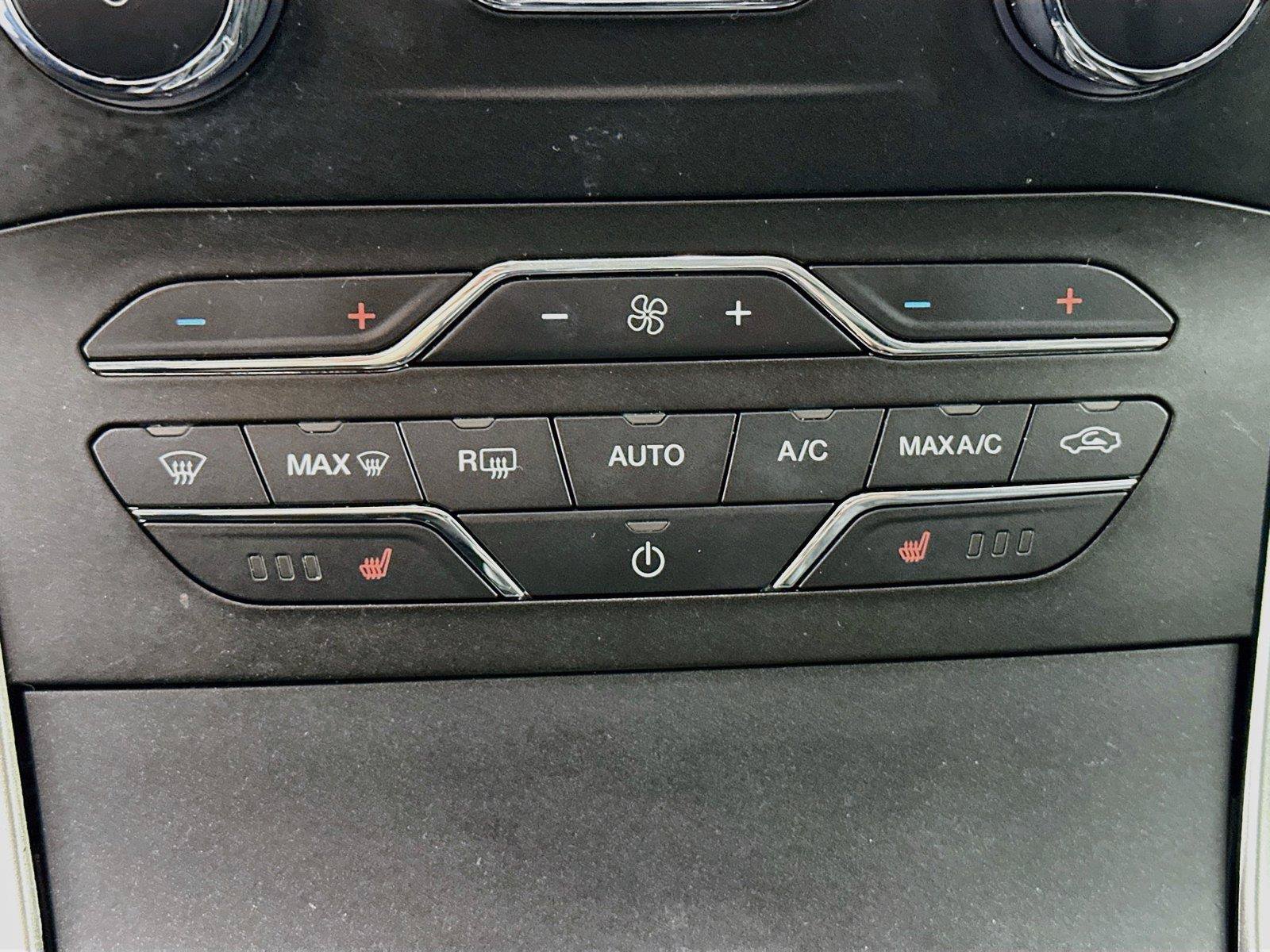 Used 2018 Ford Edge SEL w/ Equipment Group 201A AWD/4WD image 9
