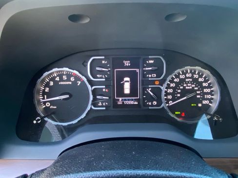 Used 2020 Toyota Tundra Limited w/ Limited Premium Package AWD/4WD image 19