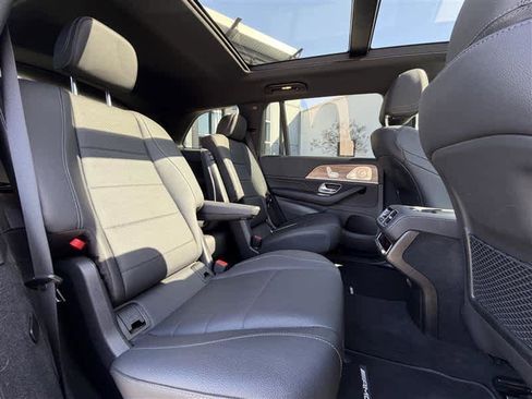 Certified 2025 Mercedes-Benz GLS 450 4MATIC image 9