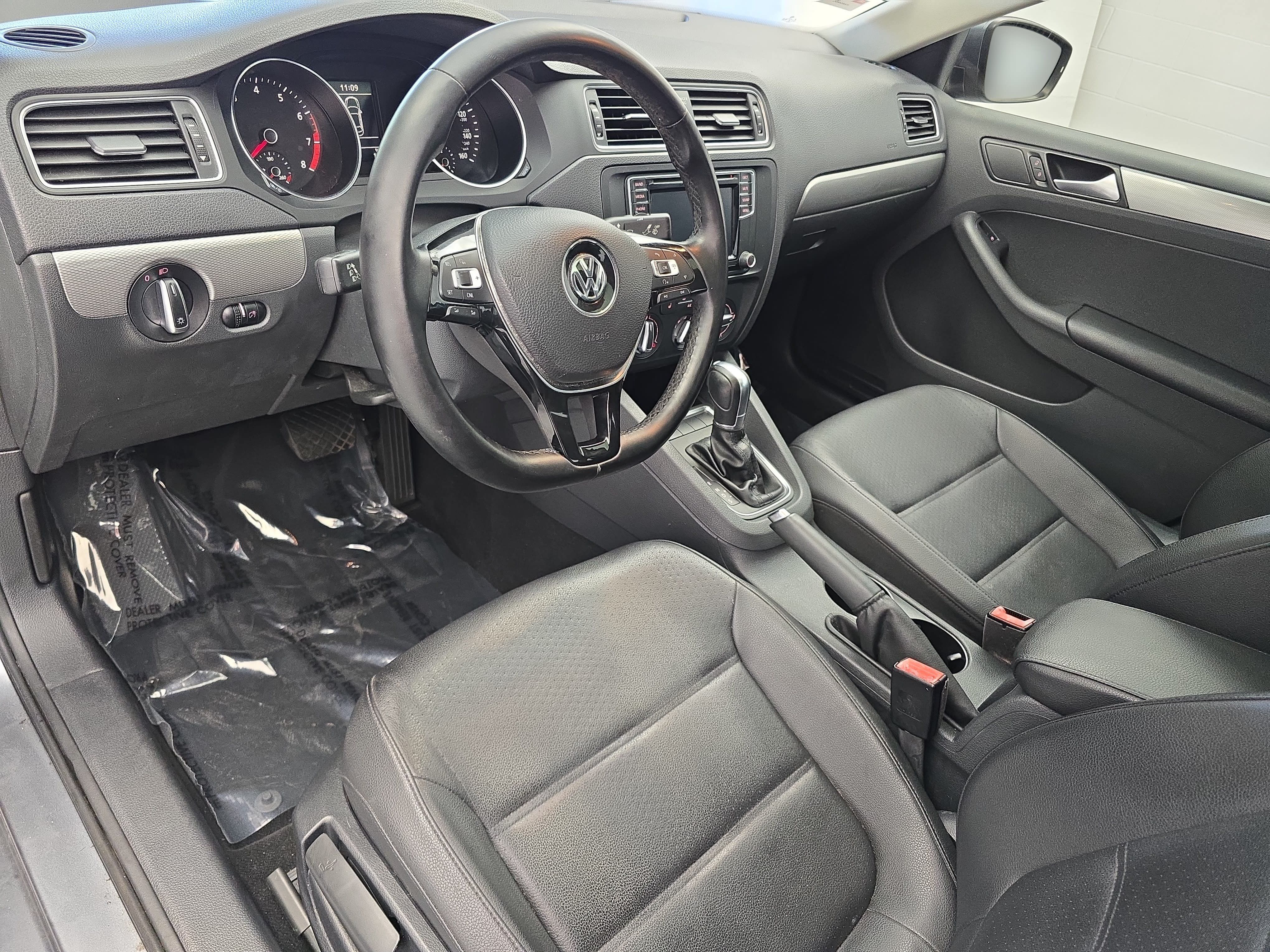 Used 2017 Volkswagen Jetta SE FWD image 15