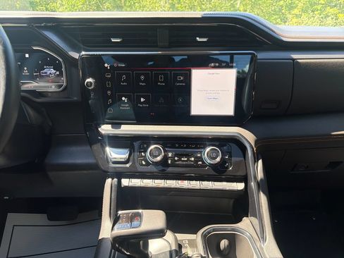 Certified 2022 GMC Sierra 1500 AT4 w/ AT4 Premium Package AWD/4WD image 32