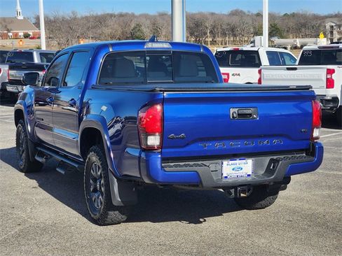 Used 2023 Toyota Tacoma SR5 w/ Technology Package image 7