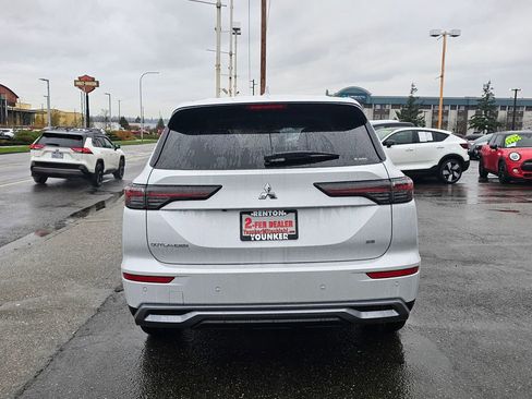 New 2026 Mitsubishi Outlander SE image 6