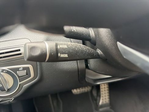 Used 2015 Mercedes-Benz C 400 4MATIC image 31