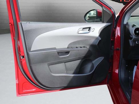 Used 2014 Chevrolet Sonic LT image 16
