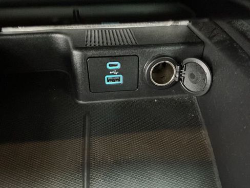 Used 2022 Ford Escape SE image 52