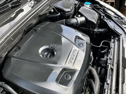 Used 2017 Volvo XC60 T5 Inscription w/ Preferred Option Package AWD/4WD image 43