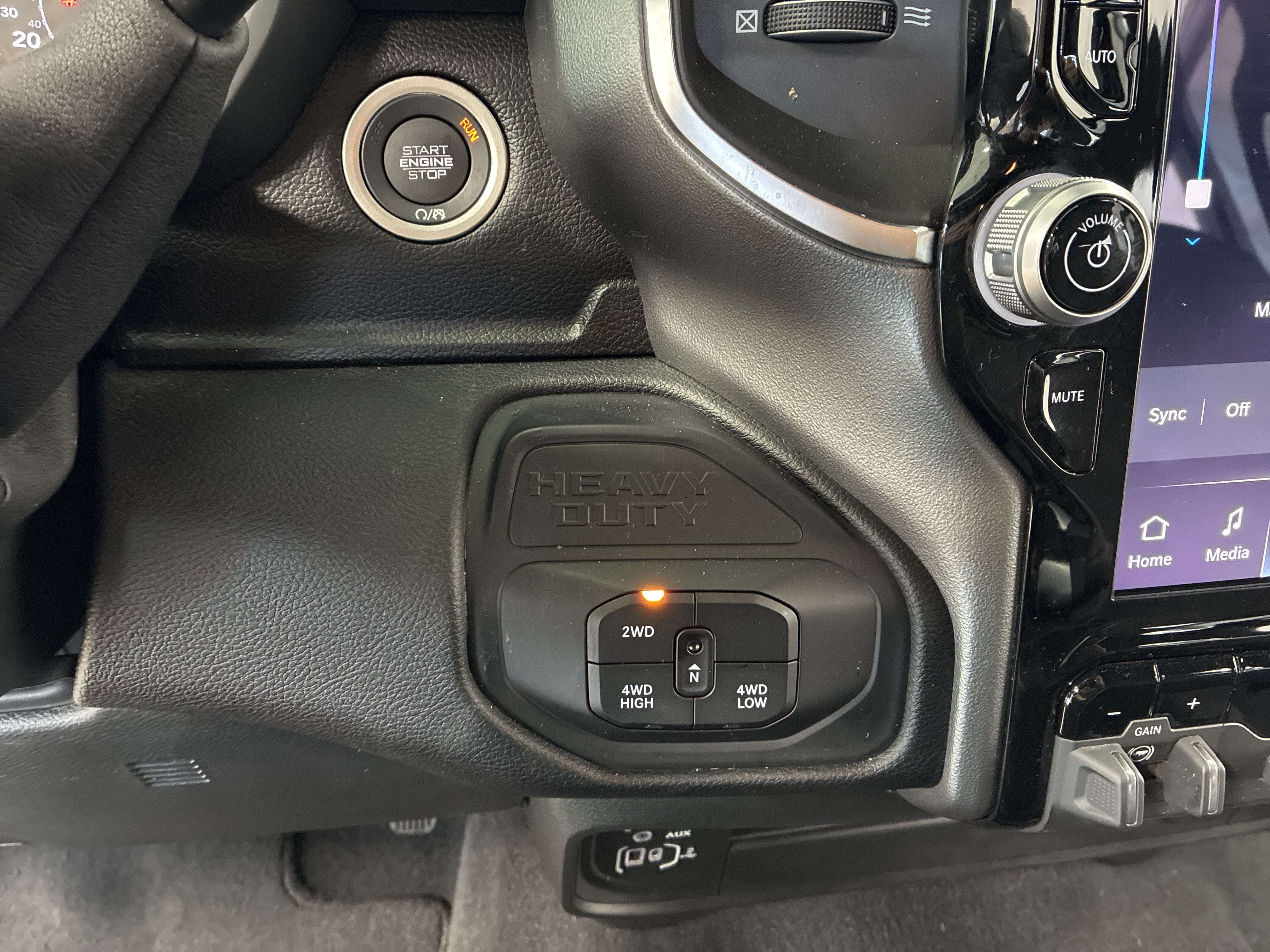 Certified 2025 RAM 2500 Big Horn AWD/4WD image 21
