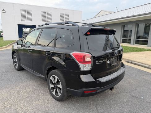 Used 2018 Subaru Forester 2.5i Premium w/ All-Weather Package AWD/4WD image 3