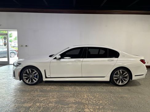Used 2022 BMW M760i xDrive image 2