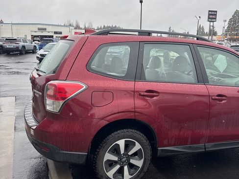 Used 2017 Subaru Forester 2.5i w/ Alloy Wheel Package image 13