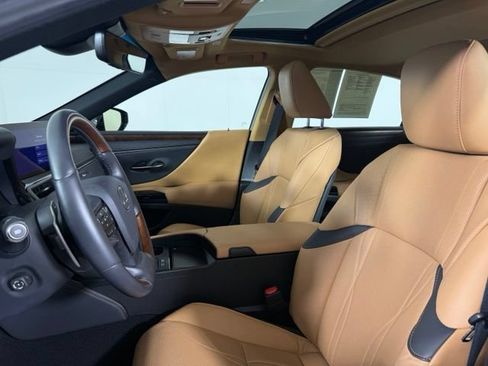 Used 2025 Lexus ES 300h w/ Technology Package FWD image 5