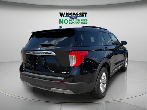 Used 2023 Ford Explorer XLT w/ Equipment Group 202A AWD/4WD image 31