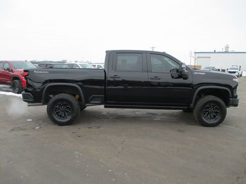 Certified 2025 Chevrolet Silverado 2500 ZR2 w/ ZR2 Bison Edition image 4
