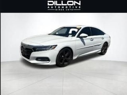 Used 2018 Honda Accord Touring image 1