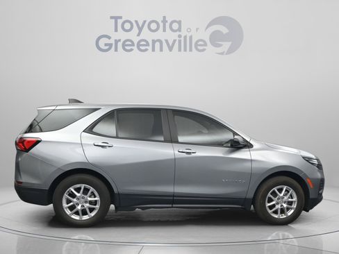 Used 2023 Chevrolet Equinox LS w/ LS Convenience Package FWD image 16