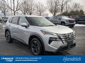 Used 2024 Nissan Rogue SV video 1