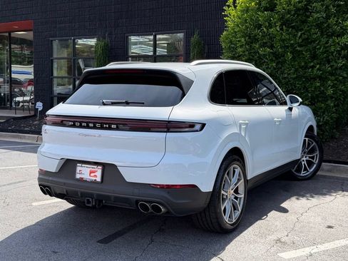 Used 2024 Porsche Cayenne S AWD/4WD image 21