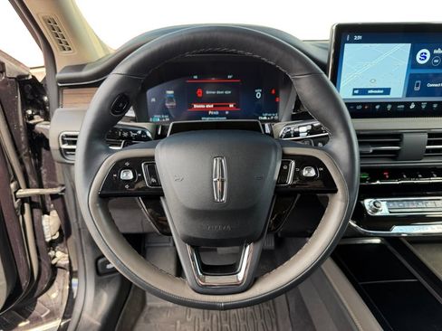 Used 2025 Lincoln Corsair Reserve w/ Equipment Group 202A AWD/4WD image 23