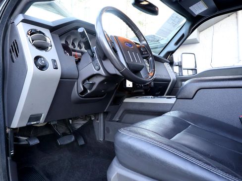 Used 2016 Ford F250 Lariat w/ Lariat Ultimate Package image 33