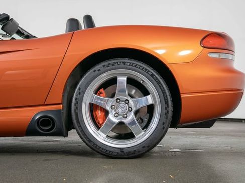 Used 2005 Dodge Viper SRT-10 w/ Copperhead Edition Group RWD image 13