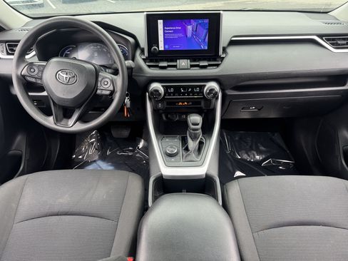 Used 2024 Toyota RAV4 LE AWD/4WD image 17