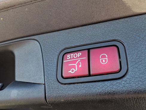 Used 2021 Mercedes-Benz GLB 250 4MATIC image 27