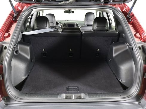 Used 2019 Jeep Cherokee Latitude Plus w/ Cold Weather Group image 16