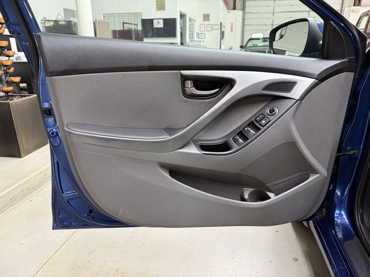 Used 2016 Hyundai Elantra SE w/ Option Group 02 FWD image 10