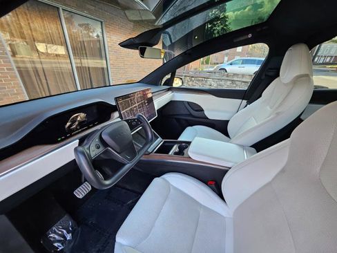 Used 2022 Tesla Model X Plaid image 37