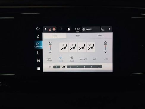 Used 2023 Chrysler Voyager LX image 36