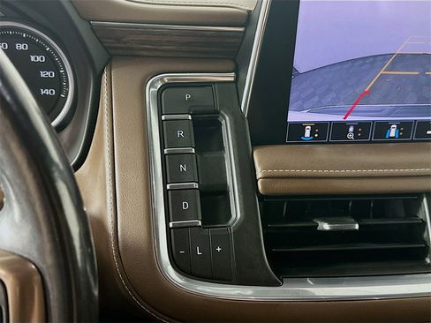 Used 2021 Chevrolet Tahoe High Country w/ Premium Package image 16