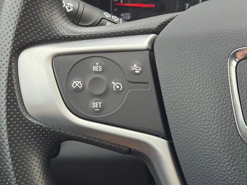 Used 2024 GMC Terrain SLE w/ Driver Convenience Package image 28