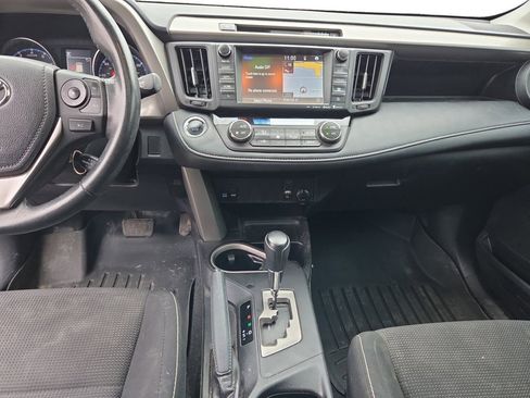 Used 2018 Toyota RAV4 XLE image 11