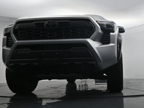 Used 2025 Toyota Tacoma TRD Off-Road AWD/4WD image 38