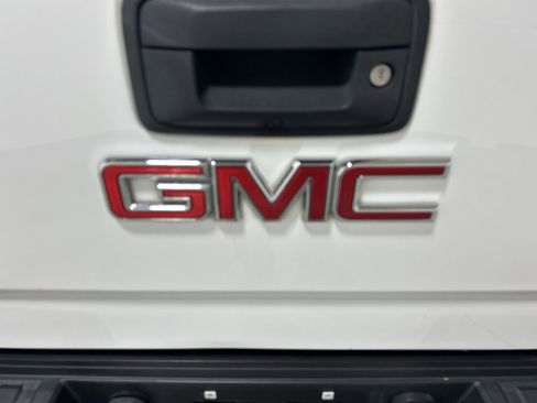 Used 2015 GMC Sierra 2500 SLT w/ Duramax Plus Package AWD/4WD image 46