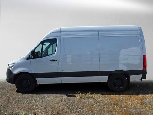 Used 2026 Mercedes-Benz Sprinter 2500 image 6