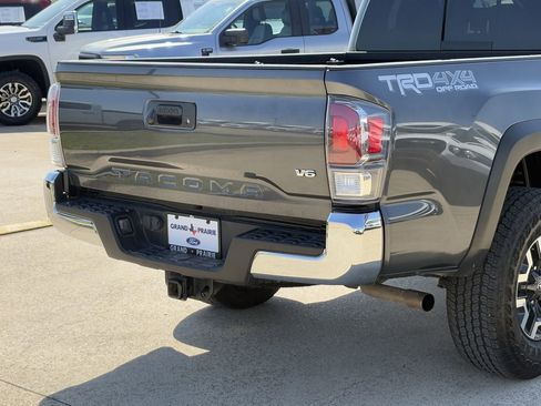 Used 2023 Toyota Tacoma TRD Off-Road image 8