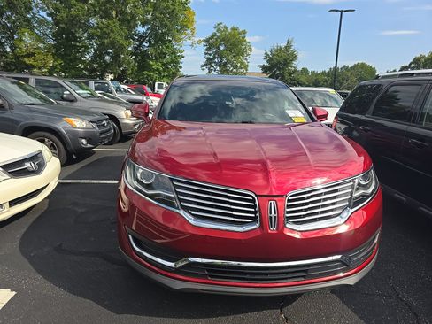 Used 2017 Lincoln MKX Reserve AWD/4WD image 2