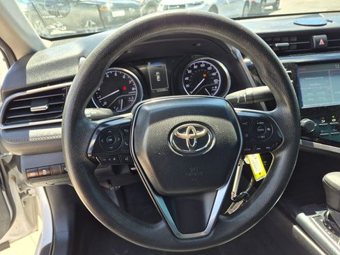 Used 2019 Toyota Camry LE FWD image 17