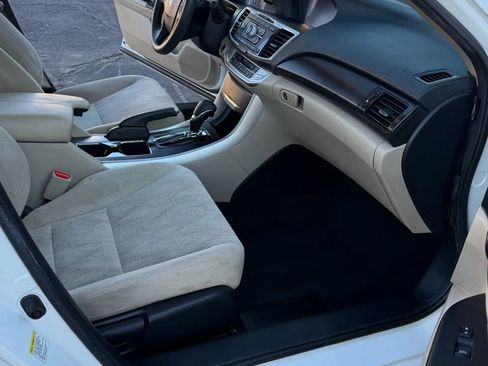 Used 2015 Honda Accord EX image 12