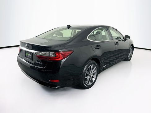 Used 2017 Lexus ES 300h FWD image 9