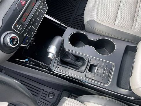 Used 2019 Kia Sorento SX w/ SX Touring Package FWD image 13