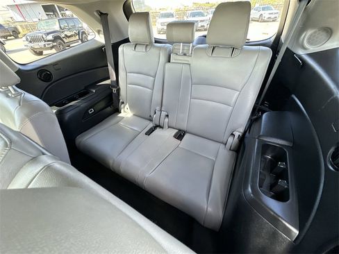 Used 2017 Honda Pilot Touring image 32