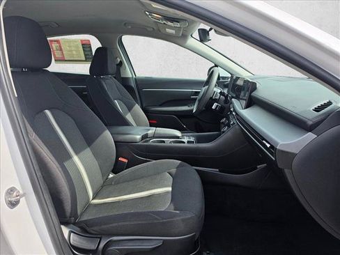 Used 2025 Hyundai Sonata SEL FWD image 11