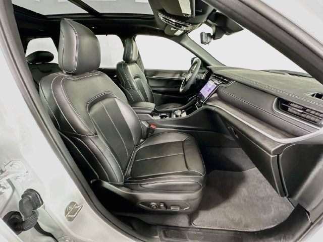 Used 2024 Jeep Grand Cherokee Limited 4xe AWD/4WD image 31