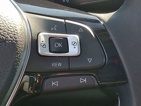 Used 2021 Volkswagen Jetta SE w/ SE Cold Weather Package image 23