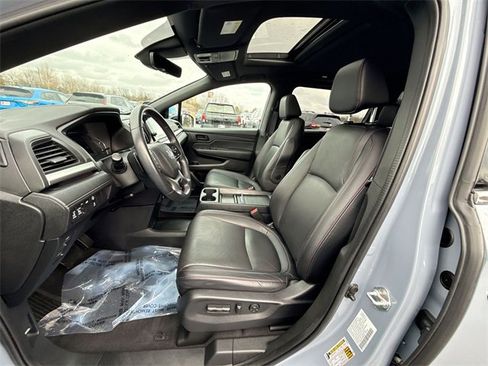 Certified 2023 Honda Odyssey Sport image 16