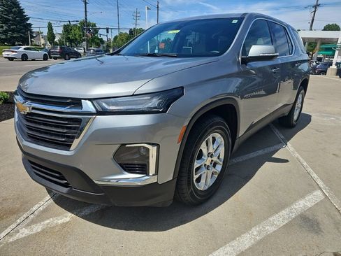 Used 2023 Chevrolet Traverse LS FWD image 8